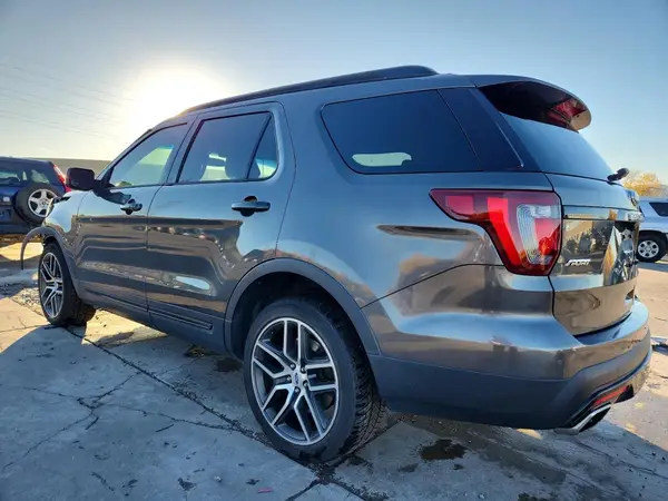 1FM5K8GT7GGC35104 2016 FORD EXPLORER - Image 2