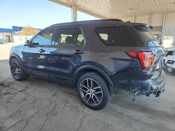 1FM5K8GT7HGA68339 2017 FORD EXPLORER - Image 2