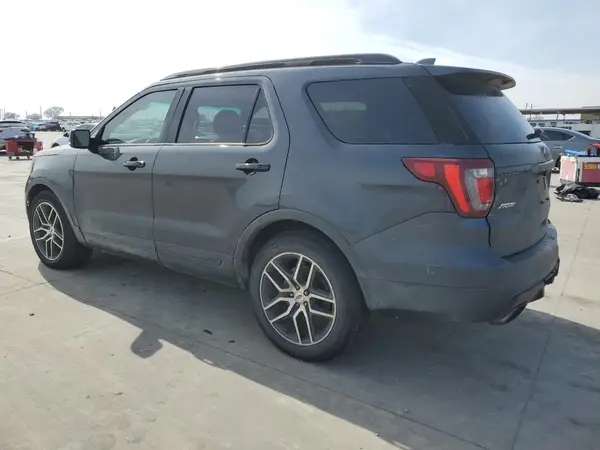 1FM5K8GT7HGA87117 2017 FORD EXPLORER - Image 2