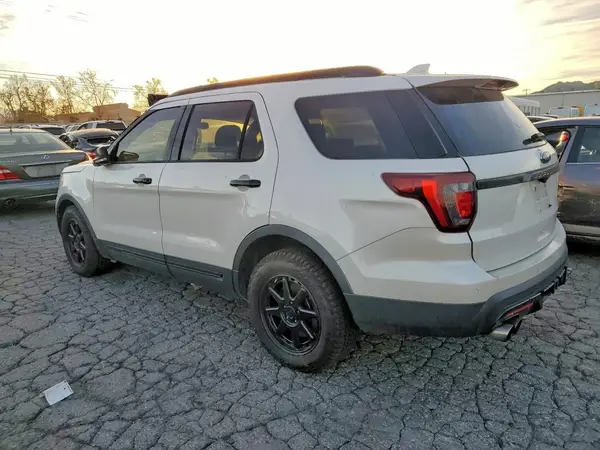 1FM5K8GT7HGB32234 2017 FORD EXPLORER - Image 2