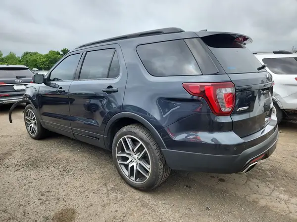 1FM5K8GT7HGC02105 2017 FORD EXPLORER - Image 2