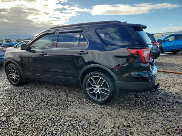 1FM5K8GT7HGC05960 2017 FORD EXPLORER - Image 2