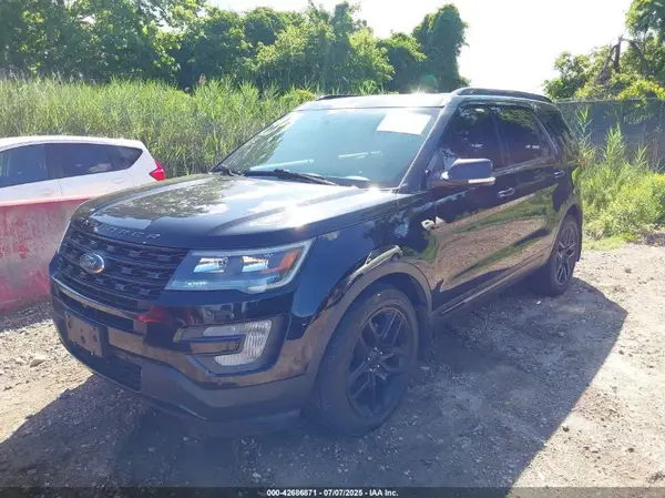 1FM5K8GT7HGE08945 2017 FORD EXPLORER - Image 2