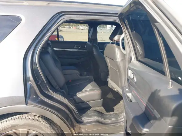 1FM5K8GT8JGA30379 2018 FORD EXPLORER - Image 8