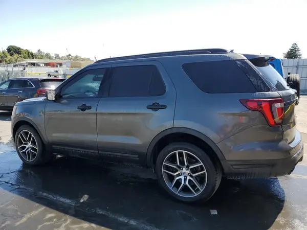 1FM5K8GT8JGA32035 2018 FORD EXPLORER - Image 2
