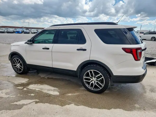 1FM5K8GT8JGA88377 2018 FORD EXPLORER - Image 2