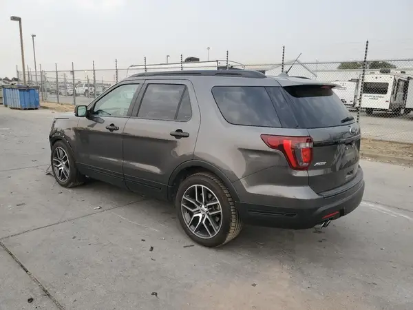 1FM5K8GT8JGB57178 2018 FORD EXPLORER - Image 2