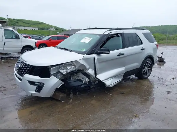 1FM5K8GT8JGC24863 2018 FORD EXPLORER - Image 2