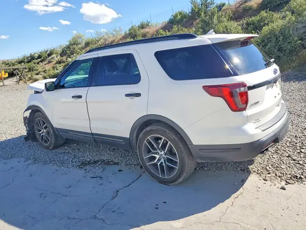 1FM5K8GT8KGB40768 2019 FORD EXPLORER - Image 2