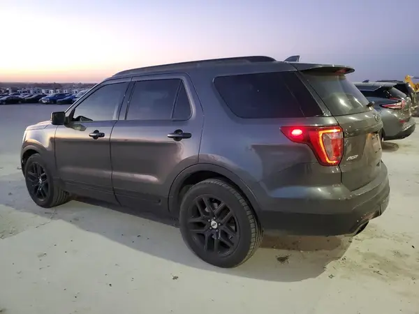 1FM5K8GT9GGA72830 2016 FORD EXPLORER - Image 2