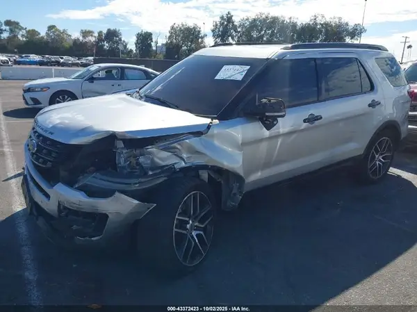 1FM5K8GT9GGB18625 2016 FORD EXPLORER - Image 2
