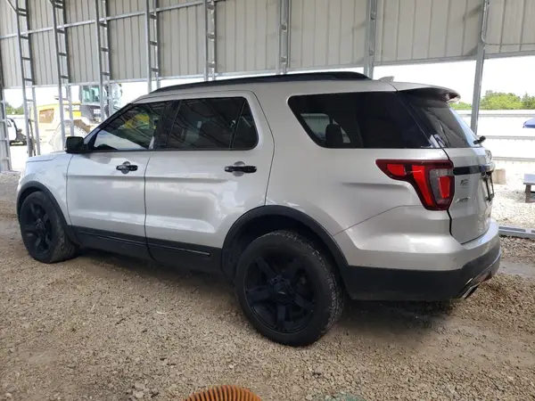 1FM5K8GT9GGC10981 2016 FORD EXPLORER - Image 2