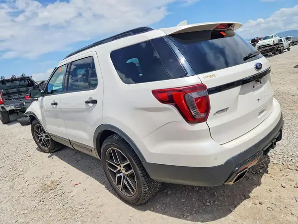 1FM5K8GT9GGC58898 2016 FORD EXPLORER - Image 2