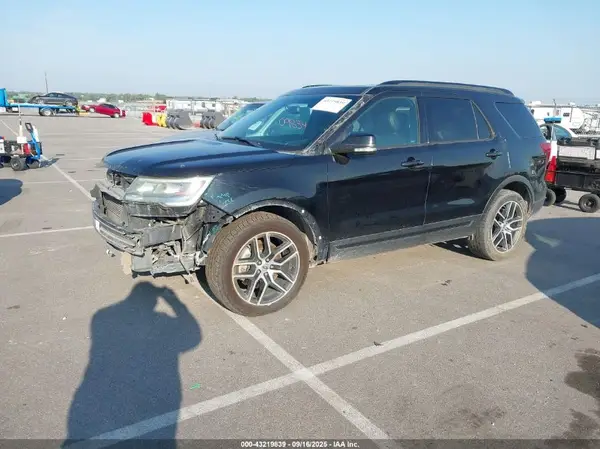 1FM5K8GT9GGC71733 2016 FORD EXPLORER - Image 2