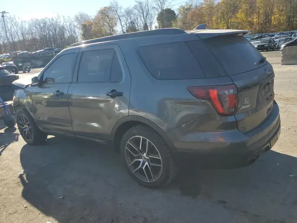 1FM5K8GT9HGA02911 2017 FORD EXPLORER - Image 2