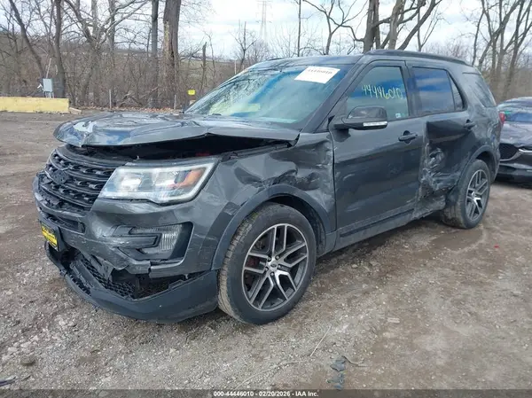 1FM5K8GT9HGA28201 2017 FORD EXPLORER - Image 2