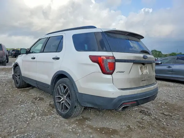 1FM5K8GT9HGA59318 2017 FORD EXPLORER - Image 2