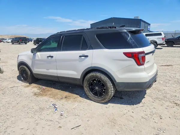 1FM5K8GT9HGA93548 2017 FORD EXPLORER - Image 2