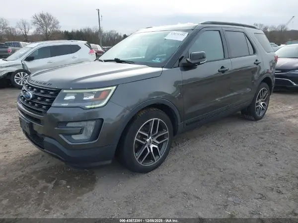 1FM5K8GT9HGB18786 2017 FORD EXPLORER - Image 2