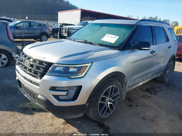 1FM5K8GT9HGB77708 2017 FORD EXPLORER - Image 2