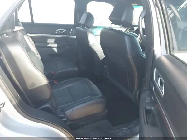 1FM5K8GT9HGB77708 2017 FORD EXPLORER - Image 8