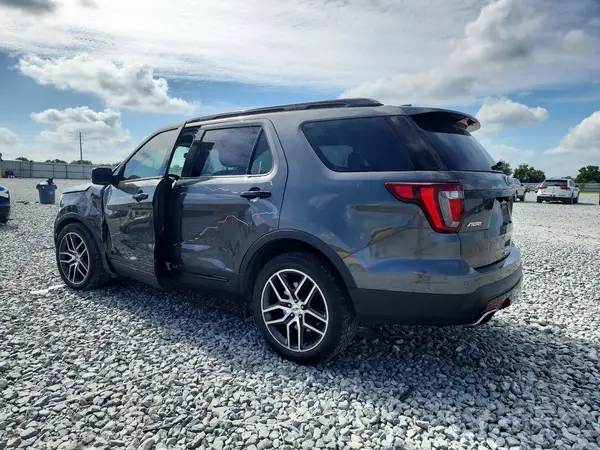 1FM5K8GT9HGC29239 2017 FORD EXPLORER - Image 2