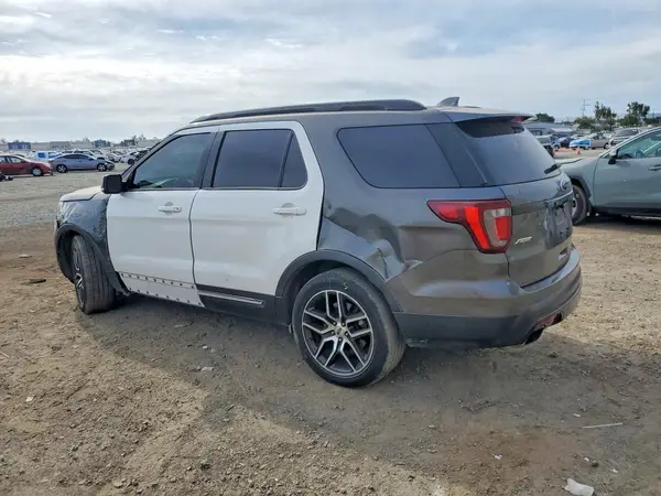 1FM5K8GT9HGD55410 2017 FORD EXPLORER - Image 2