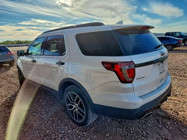 1FM5K8GT9HGE11605 2017 FORD EXPLORER - Image 2