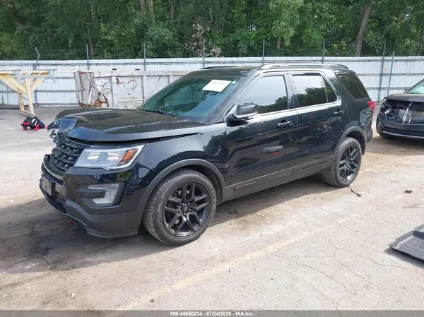 1FM5K8GT9HGE16089 2017 FORD EXPLORER - Image 2