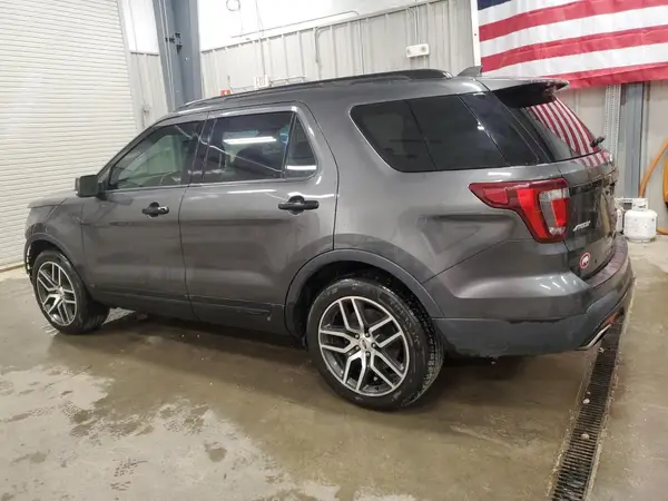 1FM5K8GT9HGE37718 2017 FORD EXPLORER - Image 2