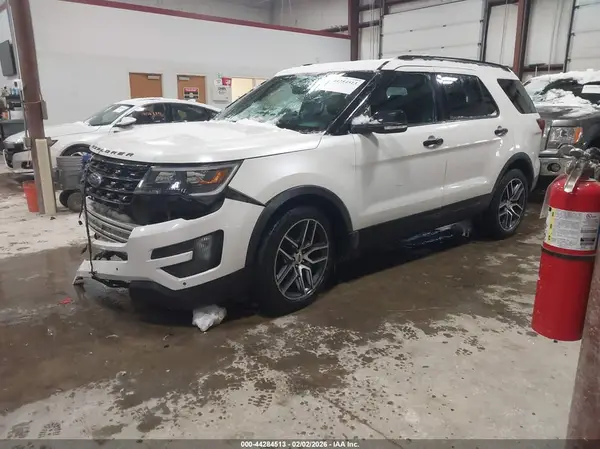 1FM5K8GTXGGA21045 2016 FORD EXPLORER - Image 2