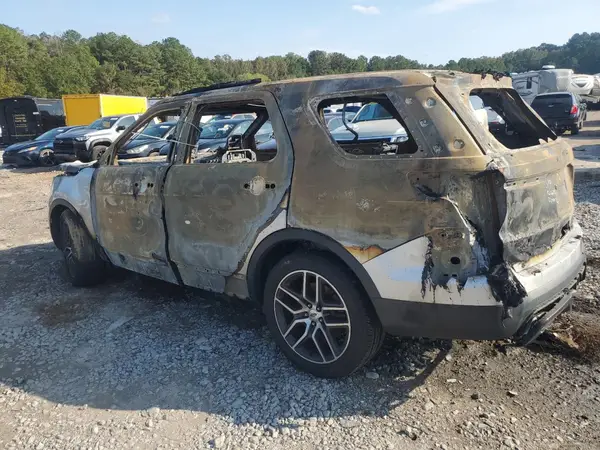 1FM5K8GTXGGC27241 2016 FORD EXPLORER - Image 2