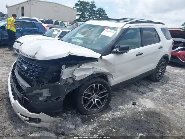 1FM5K8GTXGGC81641 2016 FORD EXPLORER - Image 2