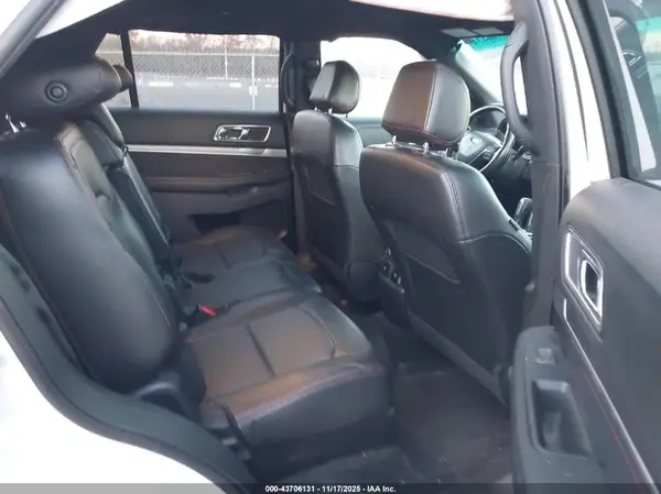 1FM5K8GTXHGA80520 2017 FORD EXPLORER - Image 8