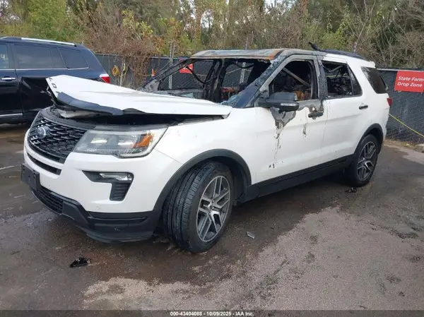 1FM5K8GTXJGB06619 2018 FORD EXPLORER - Image 2
