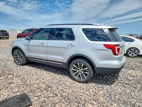 1FM5K8HT1HGA14727 2017 FORD EXPLORER - Image 2