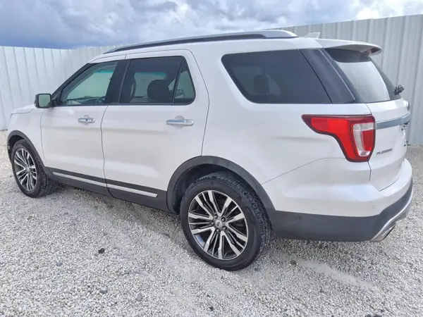 1FM5K8HT3GGB31515 2016 FORD EXPLORER - Image 2