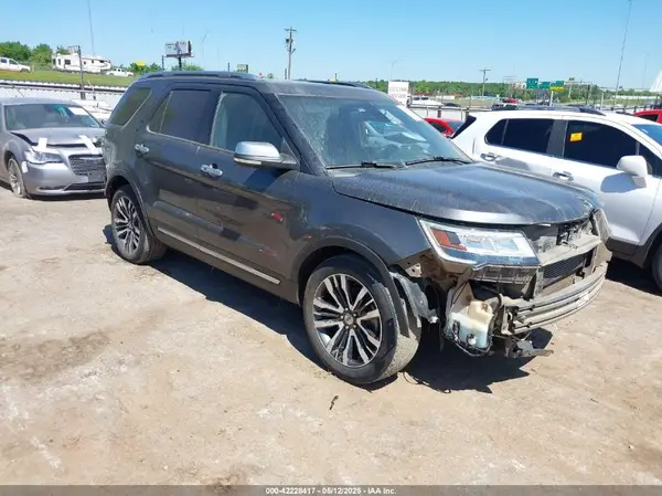 1FM5K8HT3HGE10898 2017 FORD EXPLORER - Image 1