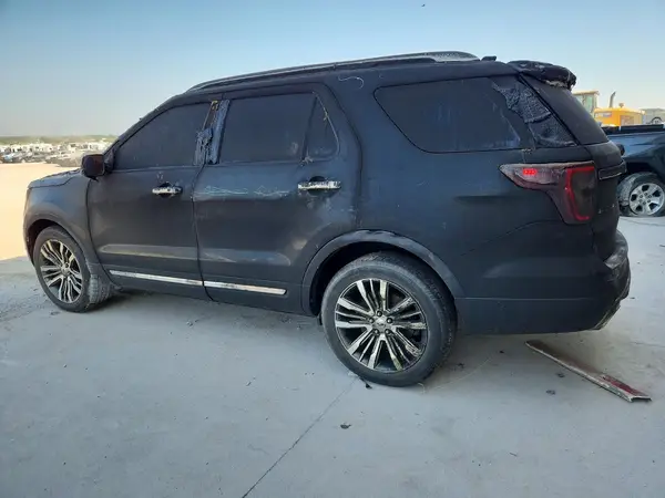 1FM5K8HT5HGA22815 2017 FORD EXPLORER - Image 2