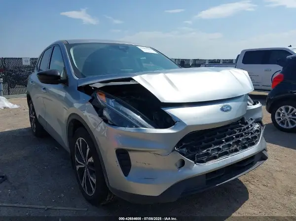 1FMCU0BZ3MUA13798 2021 FORD ESCAPE - Image 1