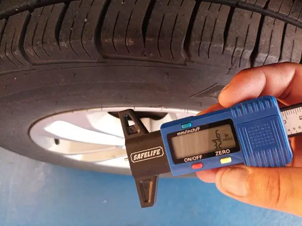 1FMCU0BZ4MUA52447 2021 FORD ESCAPE - Image 1