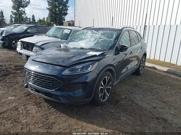 1FMCU0BZ5NUB10261 2022 FORD ESCAPE - Image 2