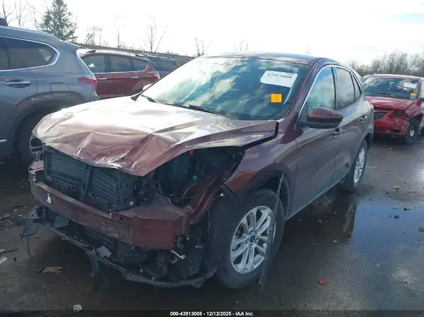 1FMCU0BZ9MUA05933 2021 FORD ESCAPE - Image 2