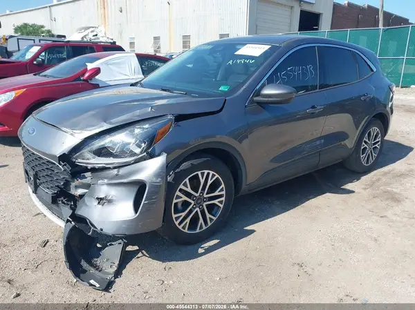 1FMCU0CZ8NUA14946 2022 FORD ESCAPE - Image 2