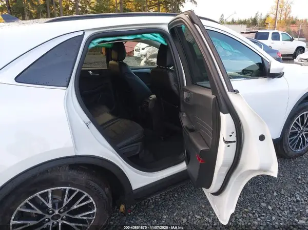 1FMCU0E13RUB26051 2024 FORD ESCAPE - Image 8