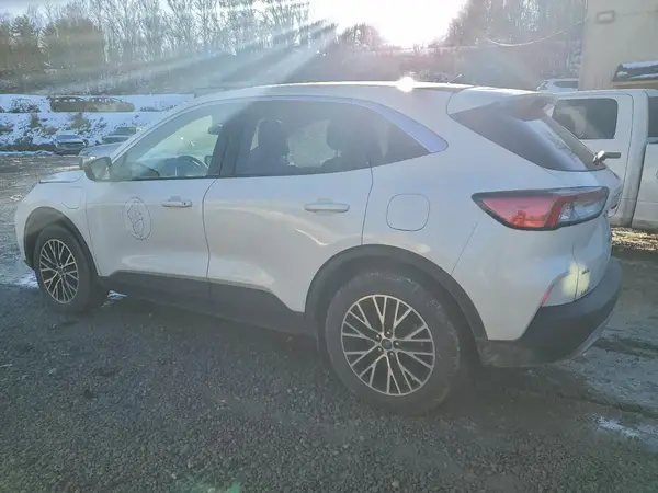 1FMCU0EZ0NUB76485 2022 FORD ESCAPE - Image 2