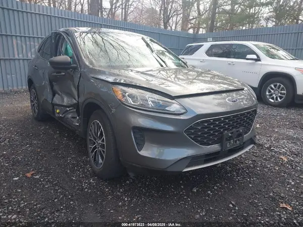 1FMCU0EZ4NUA18604 2022 FORD ESCAPE - Image 1