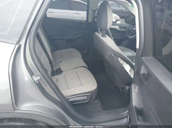 1FMCU0F6XNUB66812 2022 FORD ESCAPE - Image 8