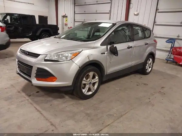 1FMCU0F70GUA52863 2016 FORD ESCAPE - Image 2