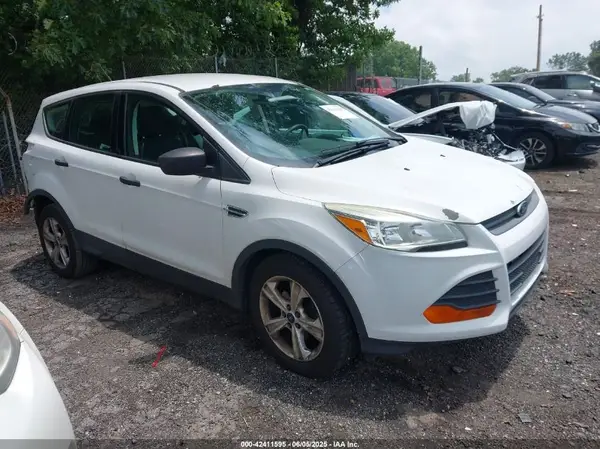1FMCU0F70GUB15685 2016 FORD ESCAPE - Image 1